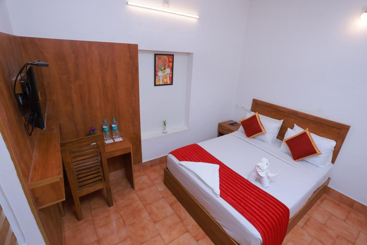 Malavikas Black Beach Resort วาร์คาลา ภายนอก รูปภาพ