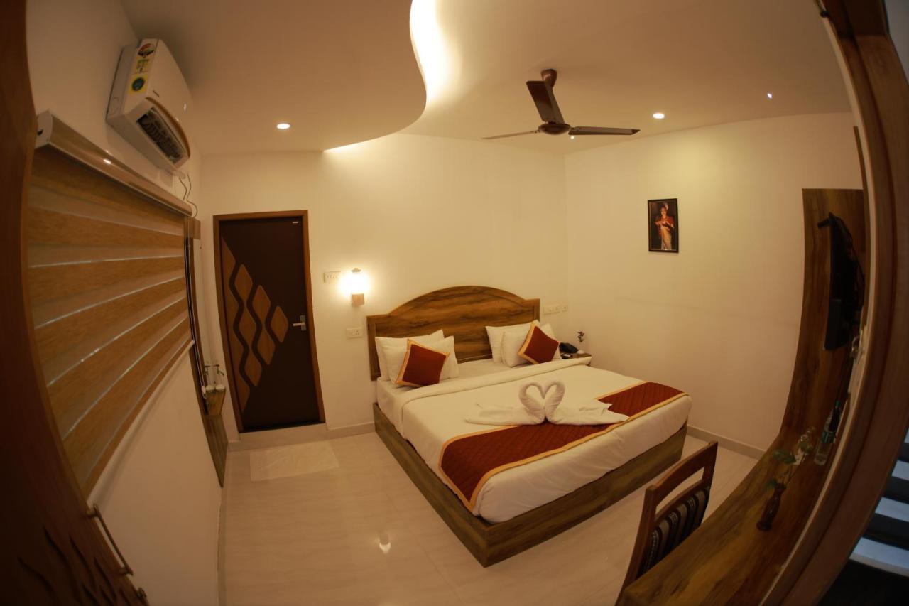 Malavikas Black Beach Resort วาร์คาลา ภายนอก รูปภาพ